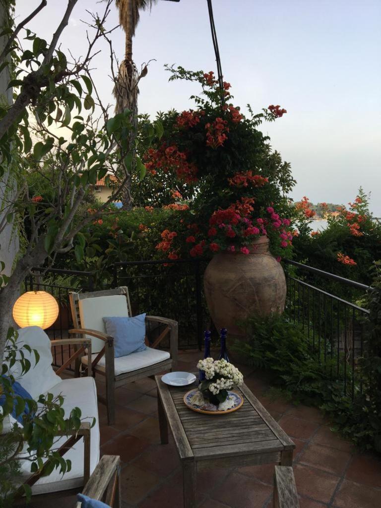 Villa Cavallaro อาชิเตรซซา ภายนอก รูปภาพ
